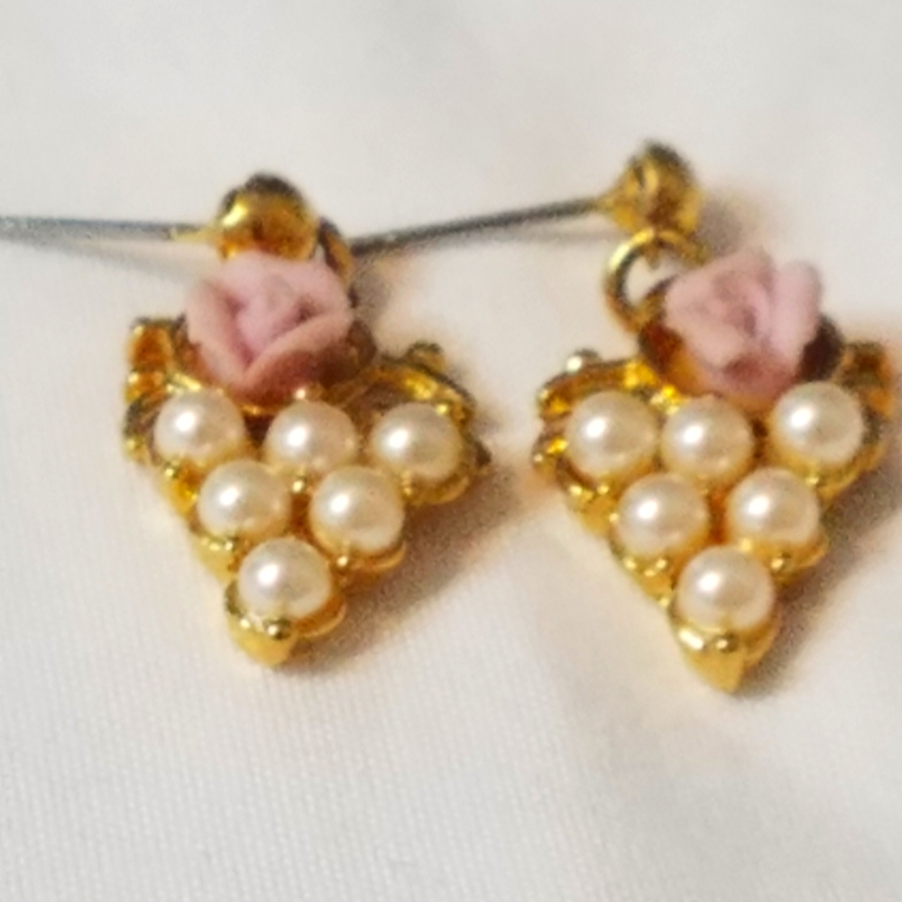 Vintage AVON Grape Earrings